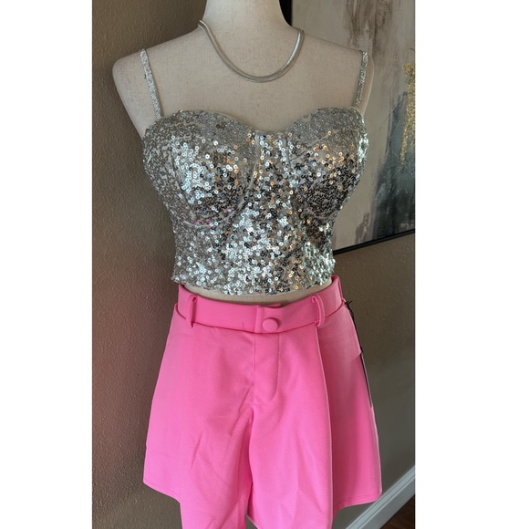 Hot pink high waisted flare shorts - Picture 5 of 10